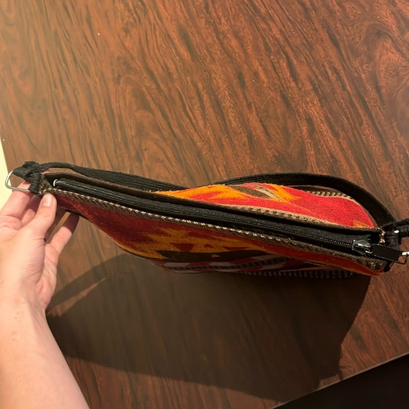 Tribal patterned shoulder bag - Picture 2 of 3